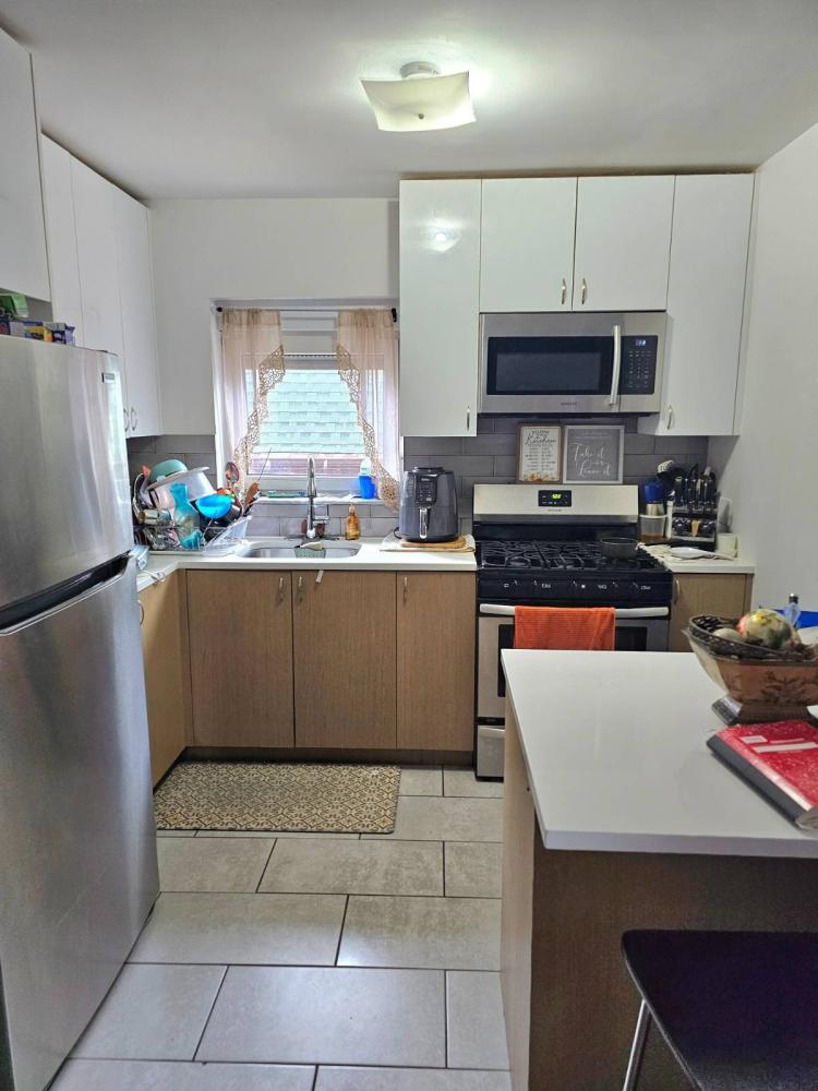 Currently Displayed Property Photo