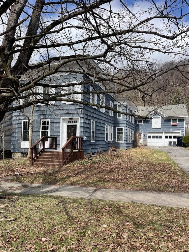 Currently Displayed Property Photo