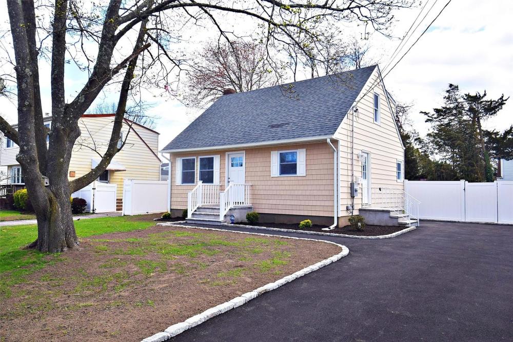 Currently Displayed Property Photo