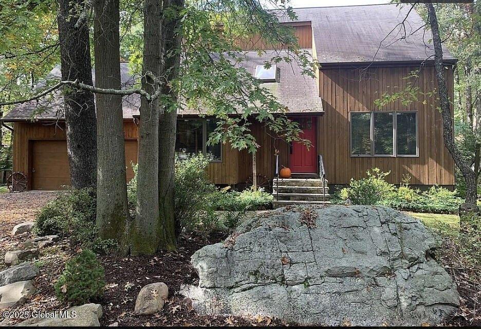 Currently Displayed Property Photo