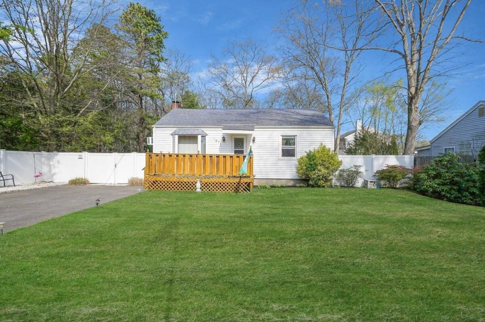 Currently Displayed Property Photo