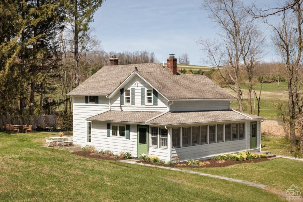 Currently Displayed Property Photo