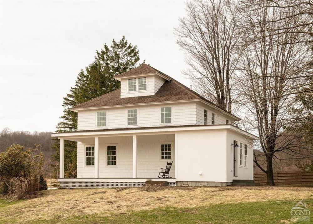 Currently Displayed Property Photo