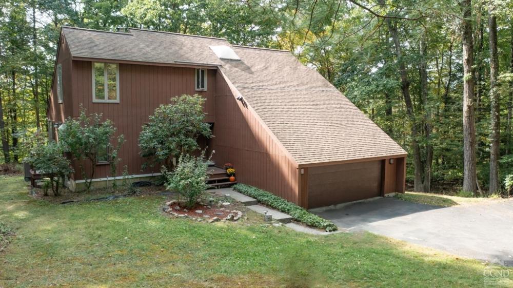 Currently Displayed Property Photo